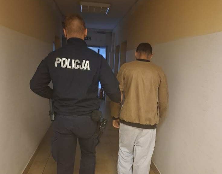Niebezpieczna ucieczka. 28-latek odpowie m.in. za napaść na policjanta