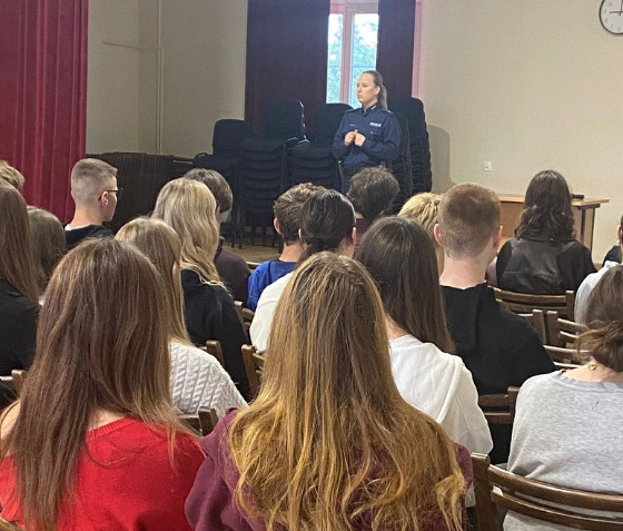 Lekcja odpowiedzialności w liceum. Policyjne spotkanie o prawie