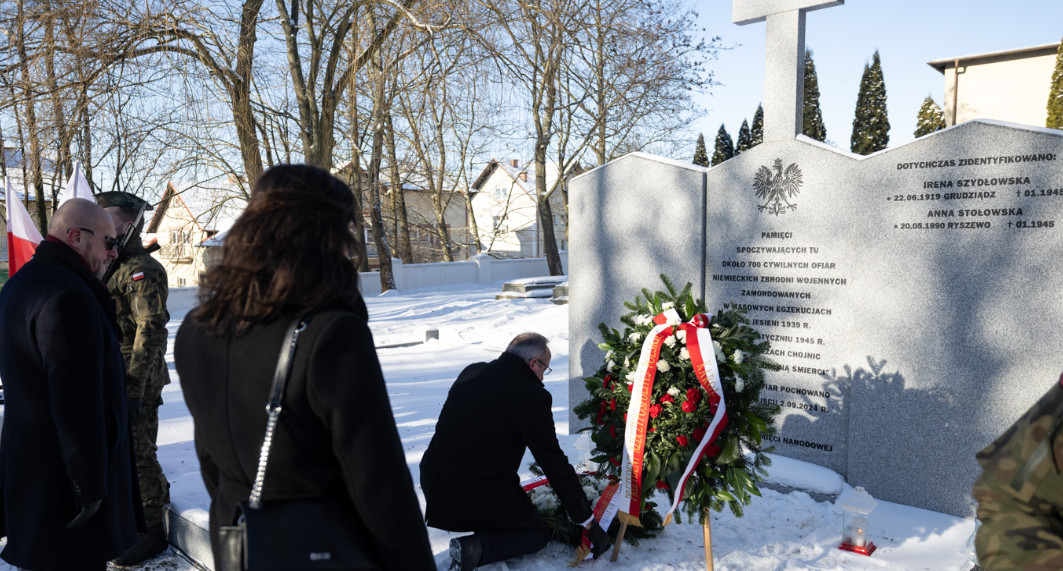 Po latach wrócili z bezimiennych dołów śmierci. Upamiętniono 700 ofiar
