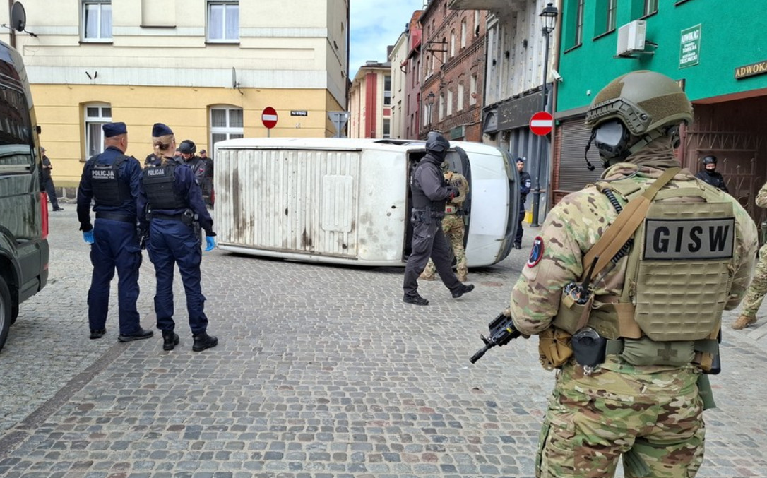 Symulacje zagrożeń. Służby ćwiczyły wspólne działania.