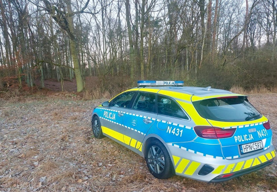 Niewybuchy w lesie. Mieszkaniec powiadomił służby