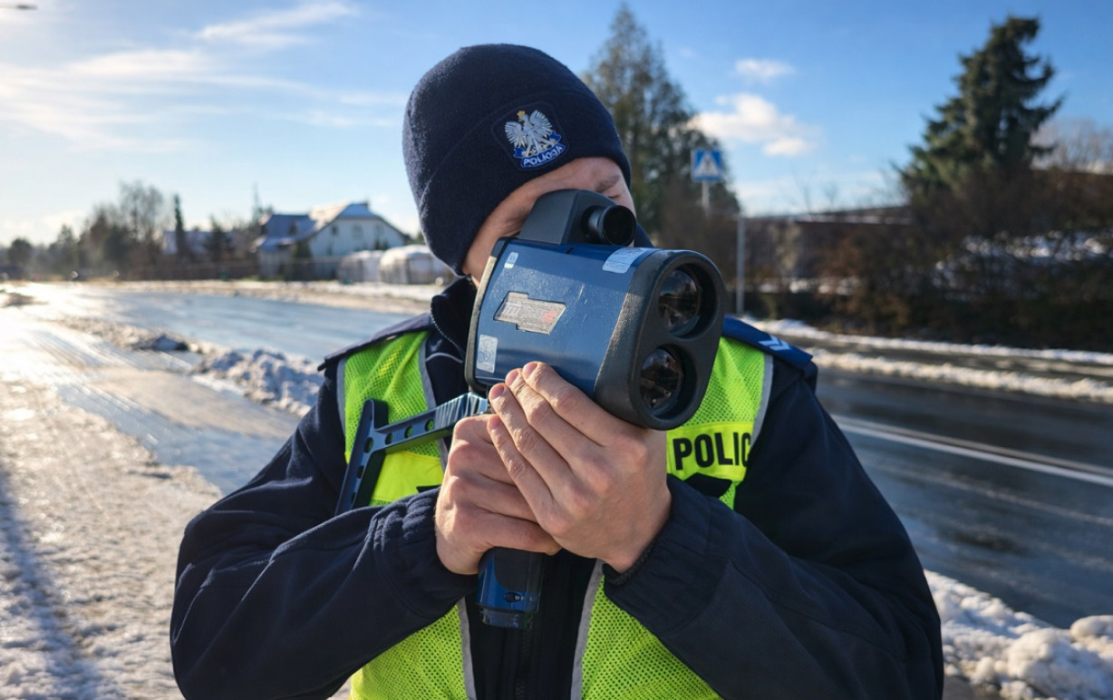 114 i 115 km/h w zabudowanym. Dwa prawa jazdy zatrzymane w jeden weekend