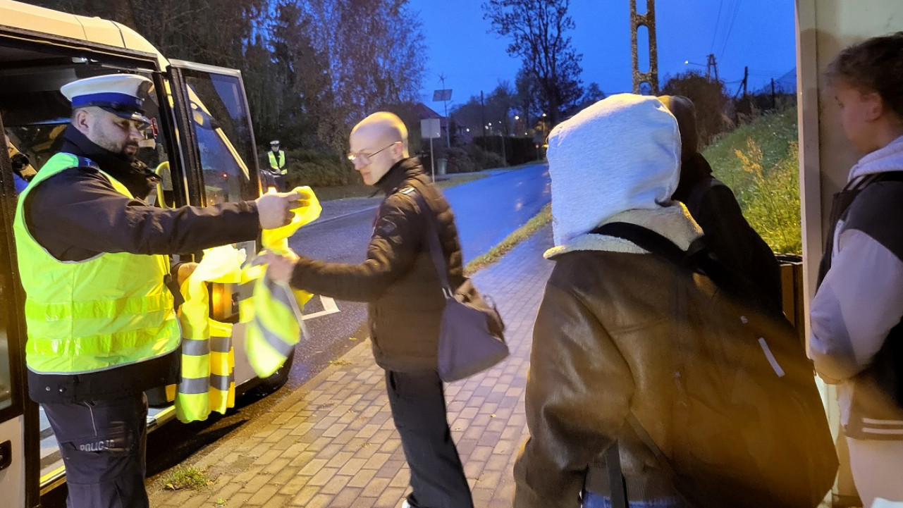 Bezpieczny pieszy w powiecie. Policja apeluje o ostrożność na drodze
