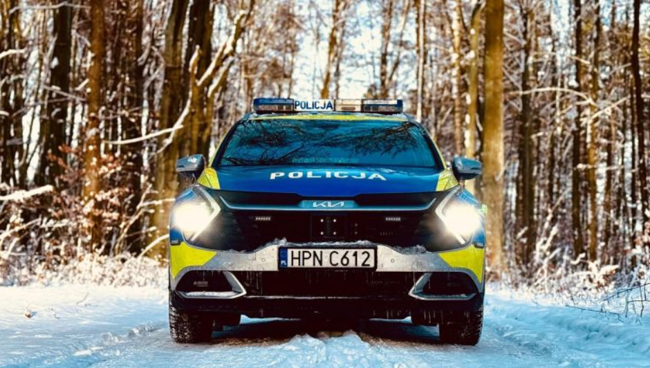 Noworoczna interwencja. Kierowca poprosił o pomoc policjantów po cywilnemu