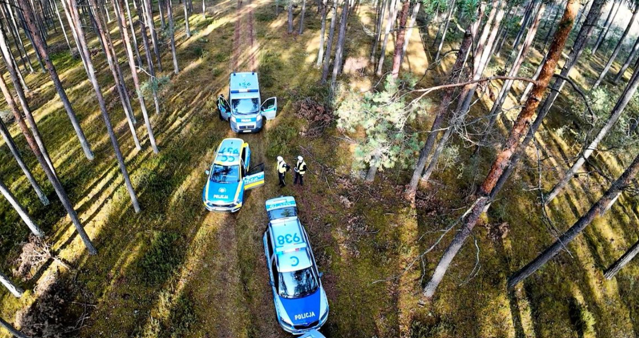 Wspólne ćwiczenia w lesie. Policjanci i strażnicy leśni testowali współpracę