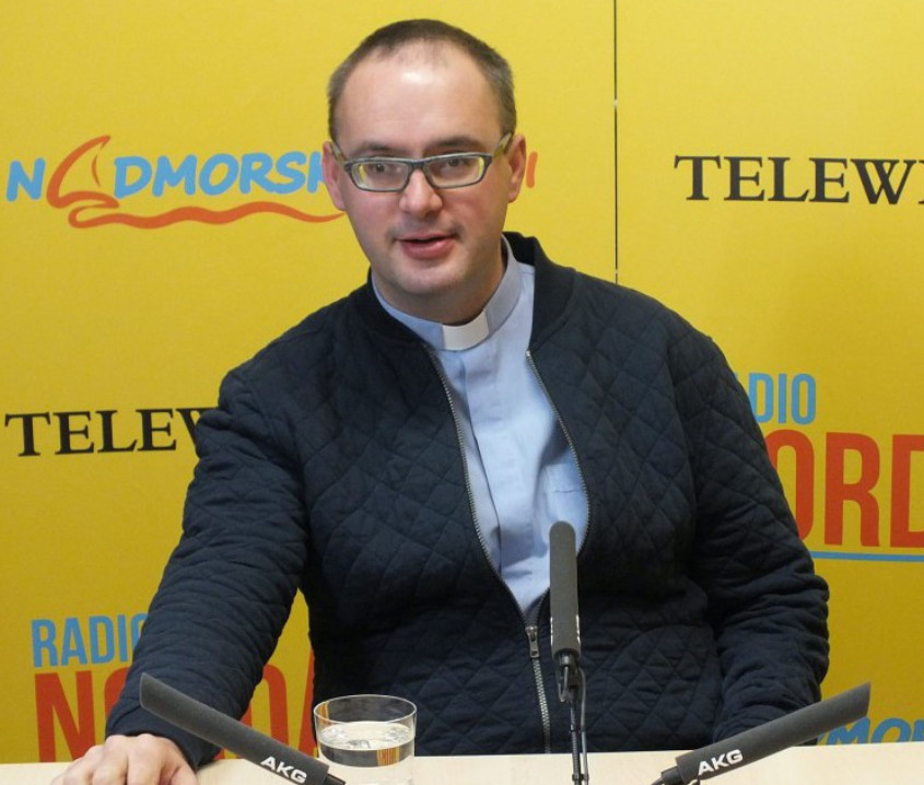 Minęło 10 lat, a on wciąż jest obecny. Ksiądz Jan Kaczkowski przez cały czas uczy, jak patrzeć na człowieka