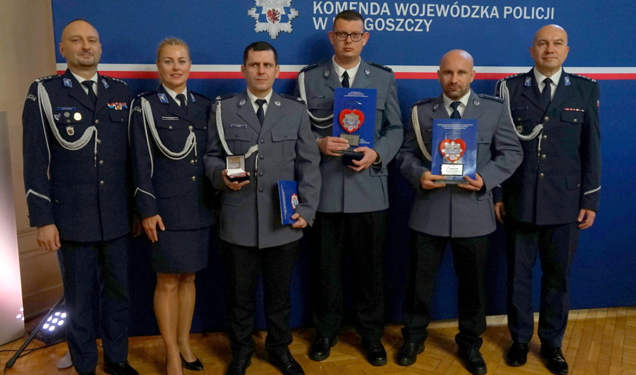 Kryształowe Serca dla policjantów. Uhonorowano sześciu funkcjonariuszy