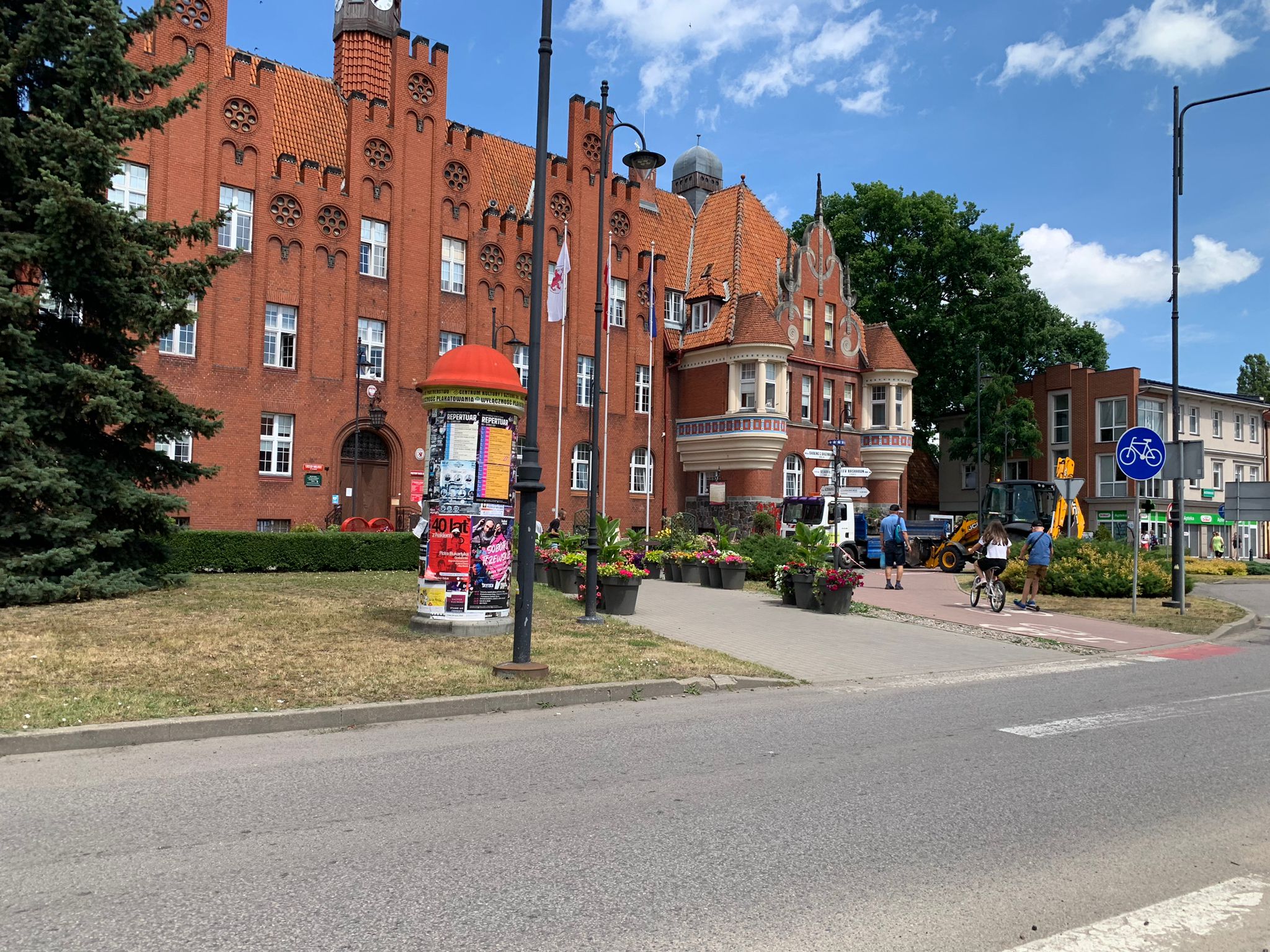 Promują lokalnych artystów. Urząd czeka na nowe prace