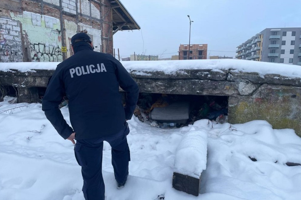 Nie bądźmy obojętni podczas mrozów. Jeden telefon może uratować życie