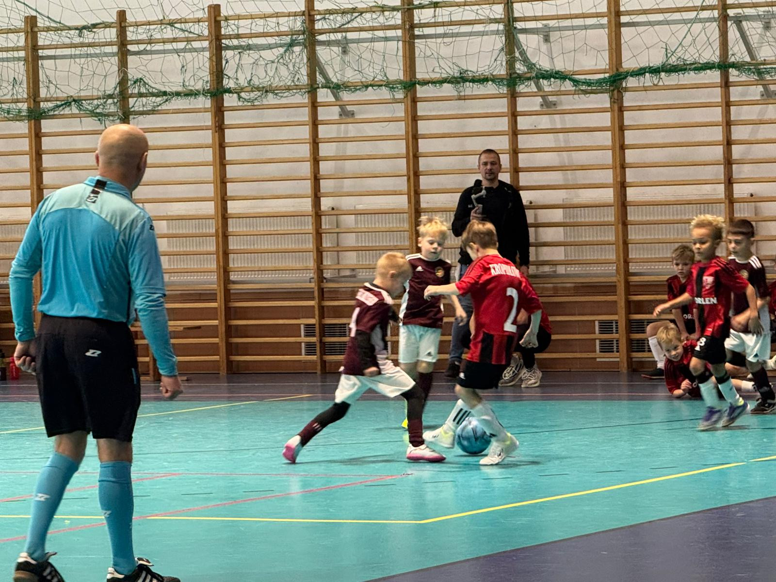 Młodzi piłkarze w akcji. Kaszub Cup ruszył w Luzinie