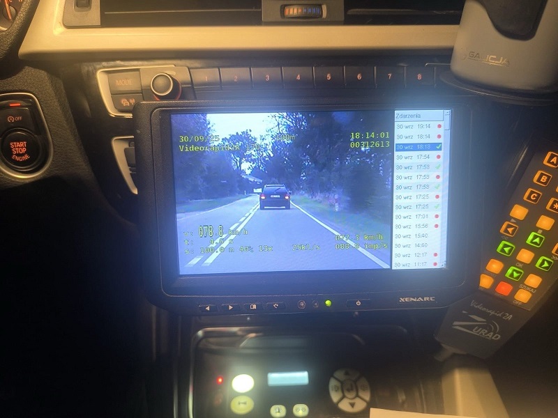 Jechał mimo dwóch zakazów sądowych. Do tego znacznie przekroczył prędkość