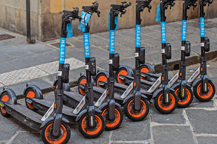 Nowe przepisy dla hulajnóg elektrycznych. Kluczowa zmiana od marca