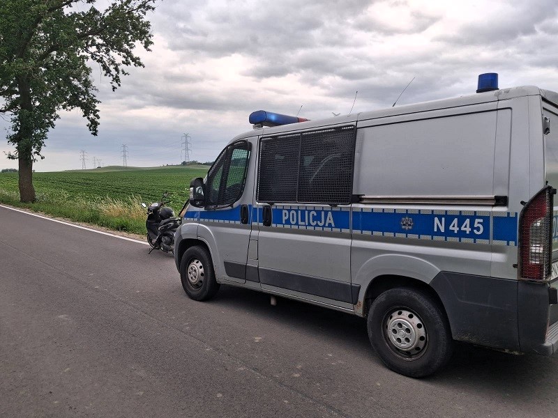 Jazda po alkoholu zakończyła się mandatem i sprawą w sądzie. Kierująca motorowerem odpowie za dwa wykroczenia