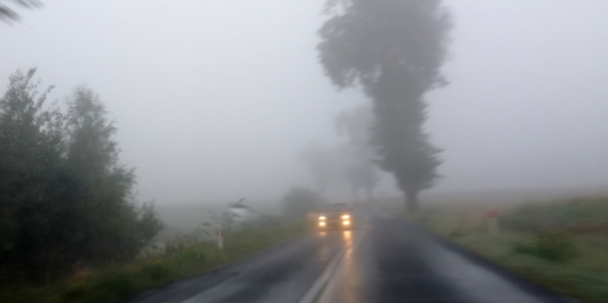 Nie daj się jesieni zaskoczyć. Policjanci ze Świecia apelują o ostrożność