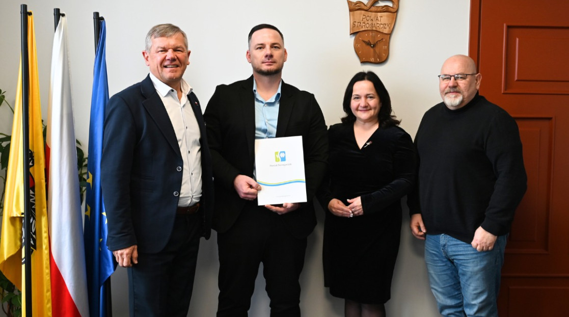 Piłkarskie święto w regionie. Powiat wspiera lokalną inicjatywę.