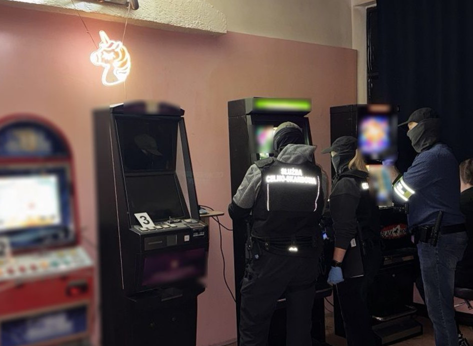 Nielegalny salon gier zlikwidowany. Zatrzymano dwie osoby