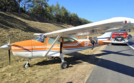 Samolot na autostradzie. Groźnie wyglądające zdarzenie
