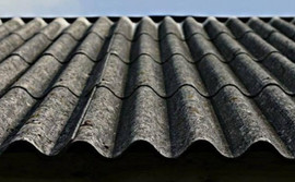 Azbest wciąż obecny w domach. Mieszkańcy muszą złożyć coroczną informację