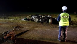 Wypadek na berlince. Dachowało auto