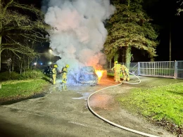 Pożar osobówki w Tymawie. Na miejscu 2 zastępy straży