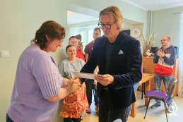 Rozmowy o potrzebach i wspólnych działaniach. Wizyta burmistrza w ważnym ośrodku wsparcia