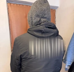 Kilka lat więzienia za... markowe spodnie. I to nie jedną parę
