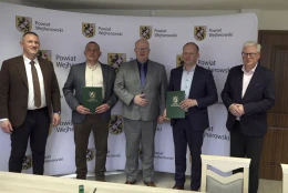 Umowa podpisana! Wyremontują drogę w centrum wsi