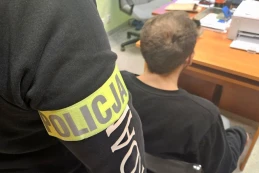 Kradzioną kartą zbliżeniową zapłacili m.in. za papierosy i czapkę zimową w Gdańsku i na terenie powiatu gdańskiego