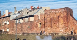 Renowacja historycznych murów. Wpłynęło siedem ofert