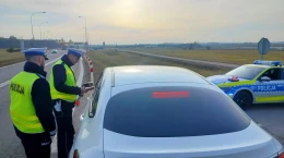 Bezpieczna droga na ferie. Policja w Starogardzie Gdańskim sprawdza bezpieczeństwo