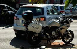 Groźny wypadek w Starogardzie Gdańskim. Motocyklista zderzył się z cofającym volkswagenem