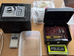 Dwaj mężczyźni zatrzymani z narkotykami. Policjanci zabezpieczyli ponad 160 gramów