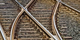 Z tramwajem nie masz szans. Policja apeluje o ostrożność pieszych na drodze
