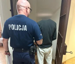 Młody włamywacz w rękach policji. Postawiono mu zarzuty kradzieży i zniszczenia mienia