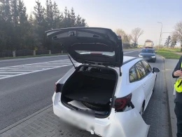 Zatrzymał pojazd i wyciągnął kluczyki. Policjant po służbie przerwał jazdę pijanemu kierowcy