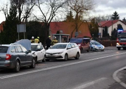 Czołowe zderzenie na drodze krajowej. Sprawca był pijany i nie miał uprawnień