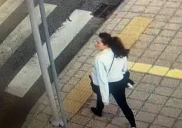 Uszkodziła samochód w Chojnicach? Policja szuka tej kobiety