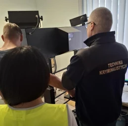 Jechał mimo zakazu i pod wpływem. Dodatkowo miał przy sobie narkotyki