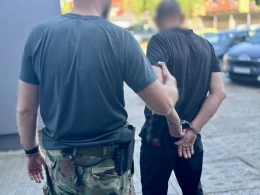 Policjanci zabezpieczyli tysiące porcji narkotyków. Sprawcy grozi 10 lat więzienia