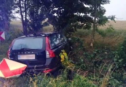 Prawie 2,5 promila i volvo w rowie. 43-latek zatrzymany pod Skórczem