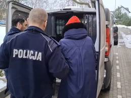 Nie uwierzyła w upadek z łóżeczka. Dramat 1,5-rocznej dziewczynki
