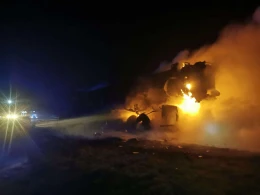 Pożar na autostradzie! Pojazd zapłonął w trakcie jazdy