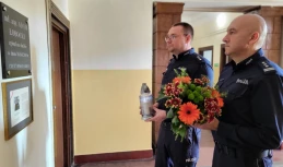 Hołd dla poległych funkcjonariuszy. Międzynarodowy Dzień Pamięci o Poległych Policjantach