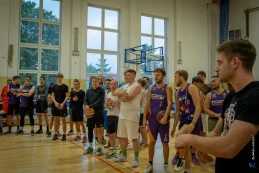 Nocny turniej koszykówki 3×3 przyciągnął wielu uczestników. Znamy zwycięzców rywalizacji