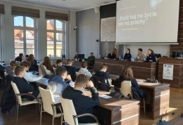 'Życie, a nie prochy!'. Debatowali o uzależnieniach 