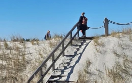 Pomysł na spacer. Poznajcie trasę z wędrującymi piaskami. Ścieżka przez Wydmy Lubiatowskie