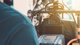 Ekipa filmowa w mieście. Czasowe wyłączenie ulic z parkowania