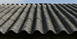 Azbest wciąż obecny w domach. Mieszkańcy muszą złożyć coroczną informację