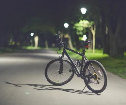 Przejażdżka rowerem nocą w Tczewie. Będzie też ognisko