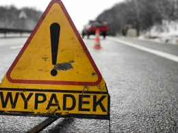 Wypadek z udziałem nieoznakowanego samochodu policyjnego. Policjantka trafiła do szpitala 